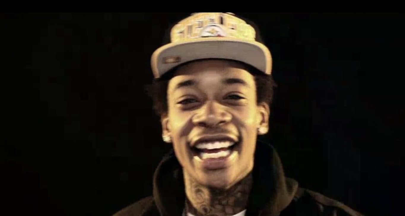 Black And Yellow Wiz Khalifa 2 Wide Wallpaper - Wiz Khalifa Black And Yellow - HD Wallpaper 