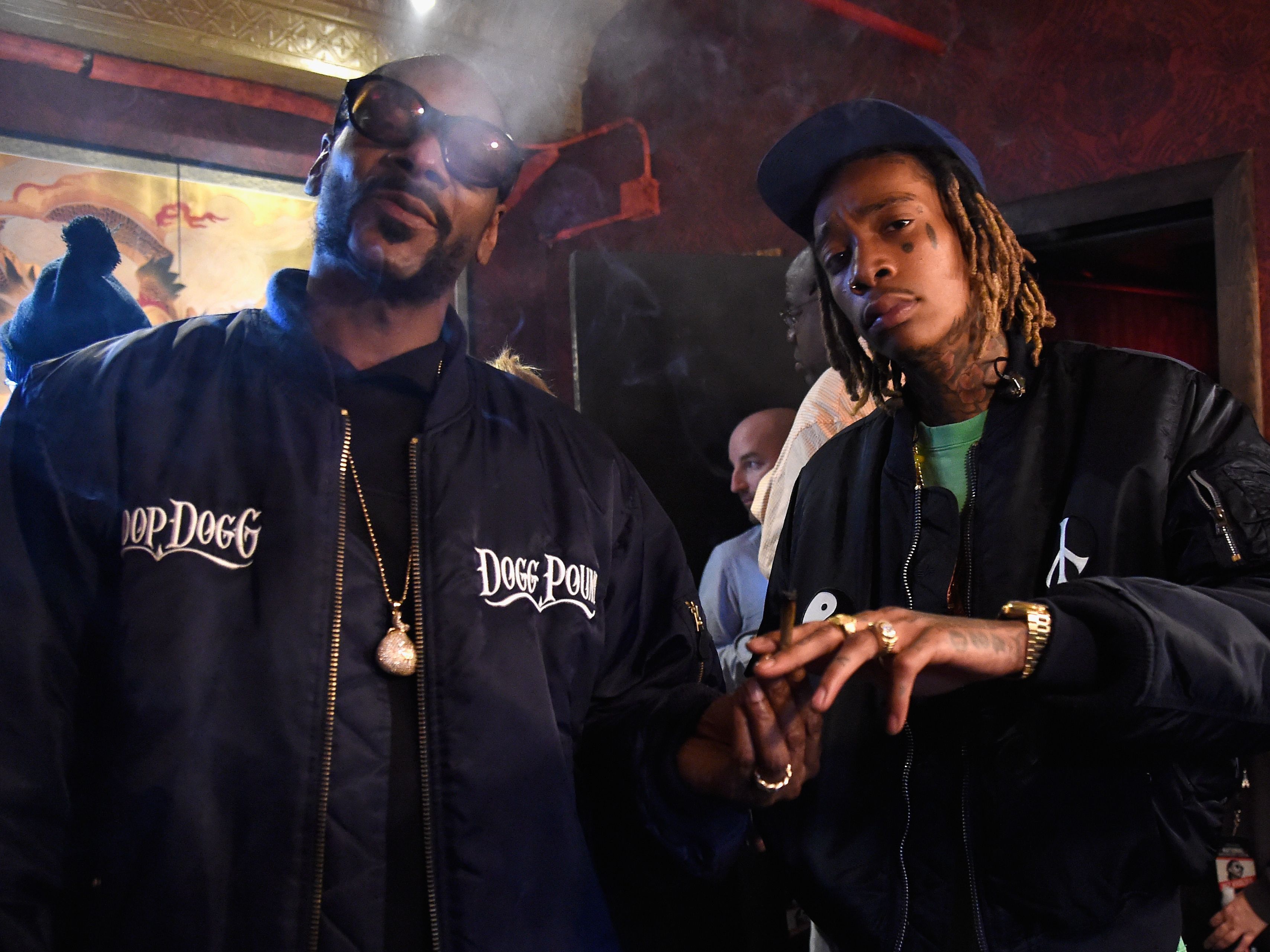 Snoop Dogg And Wiz Khalifa - HD Wallpaper 