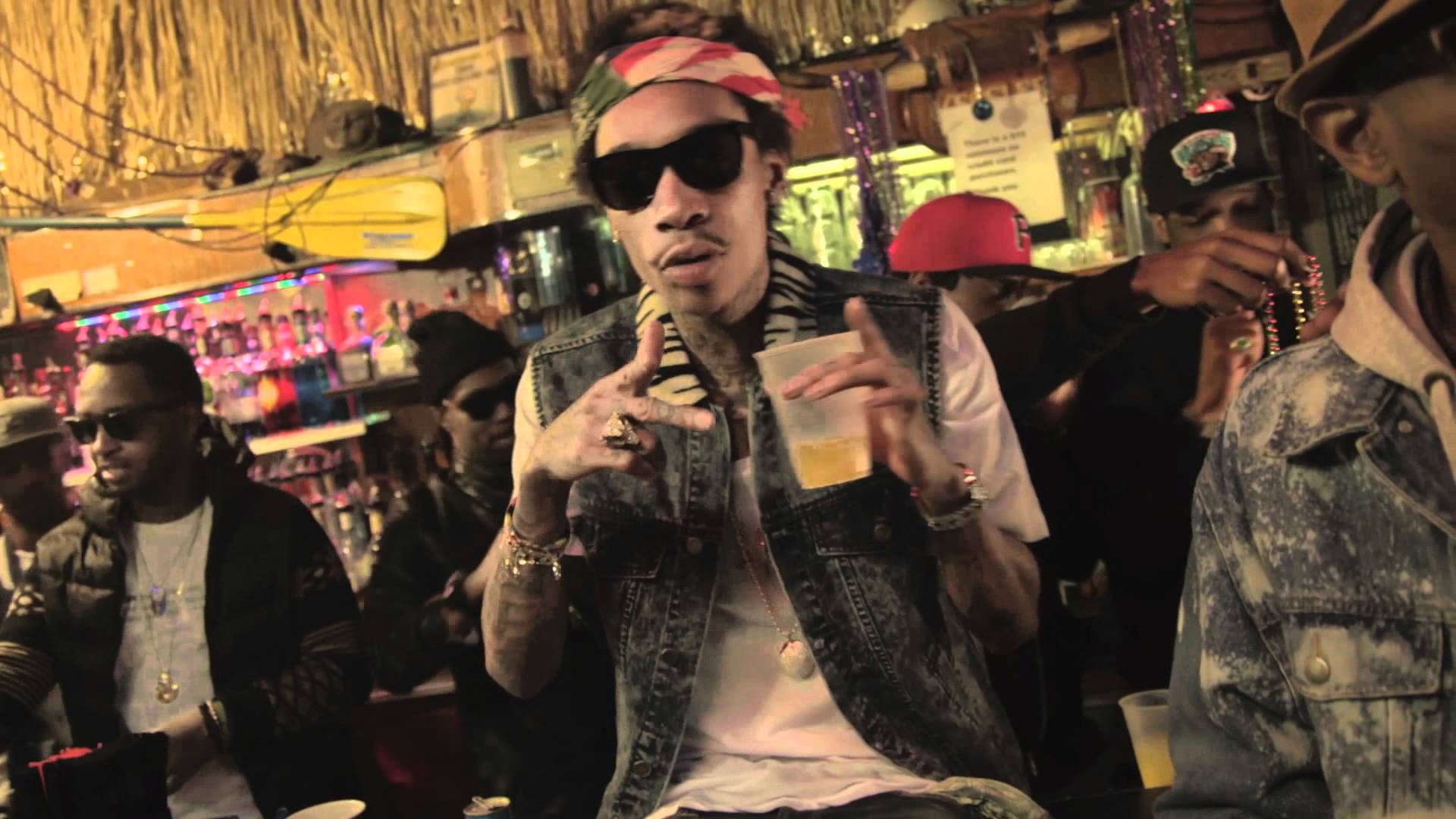 Wiz Khalifa Pictures - Work Hard Play Hard Wiz Khalifa Gif - HD Wallpaper 