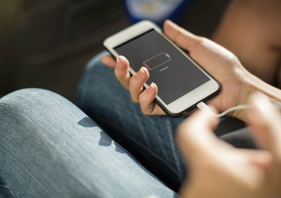 White Smartphone, Battery, Charging, Communication, - Person Charging Phone - HD Wallpaper 