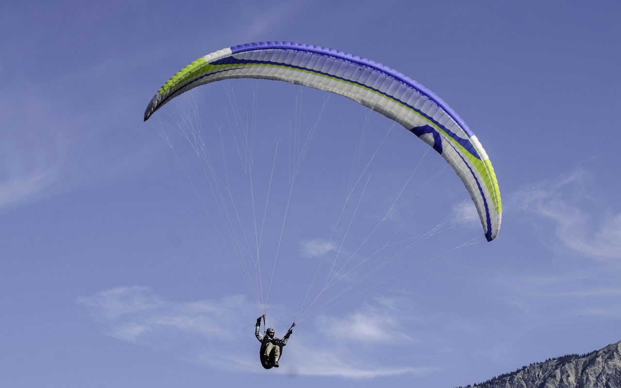 Parachuting - HD Wallpaper 