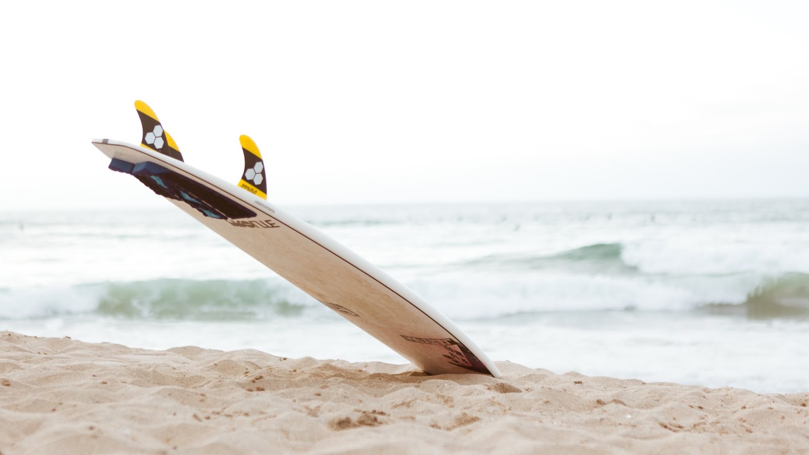 Surf 4k Wallpaper - Surfboard Fin - HD Wallpaper 