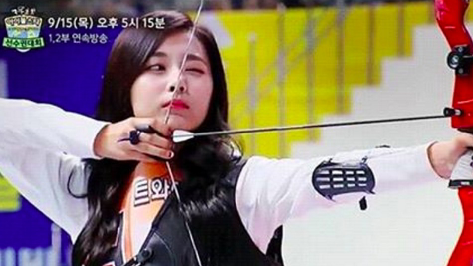 Viral Hair Flip - Trending Korean Archery Girl - HD Wallpaper 