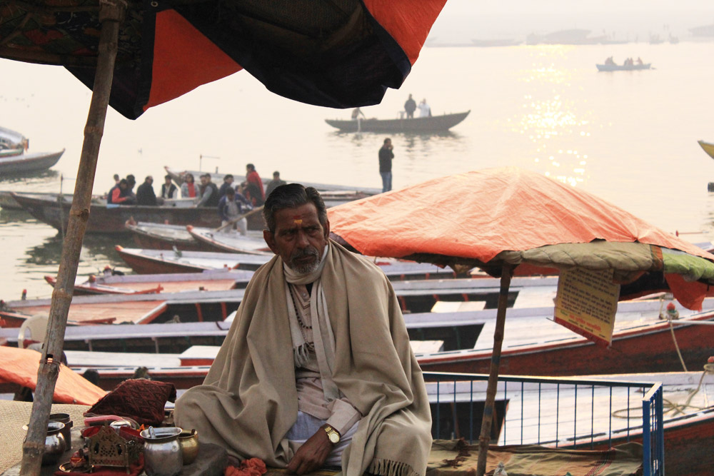 Varanasi Pandat Ji - Vacation - HD Wallpaper 