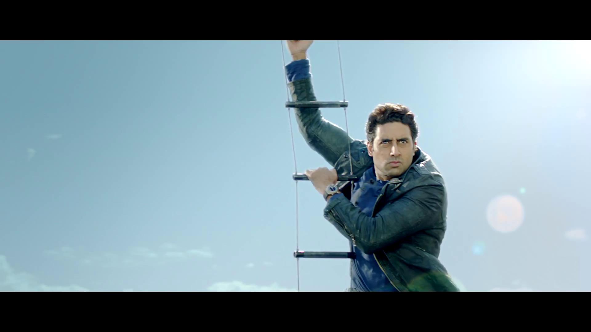 Abhishek Bachchan In Helicopter Movie Dhoom - Abhishek Bachchan Dhoom 3 Helicopter - HD Wallpaper 