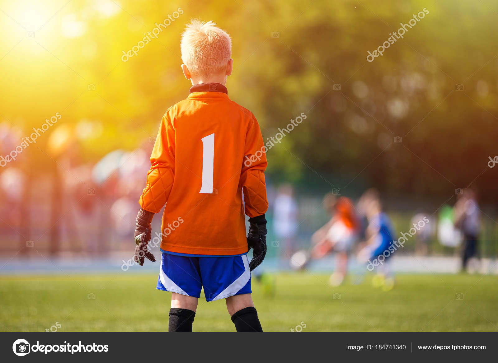 Young Soccer Goalie - HD Wallpaper 