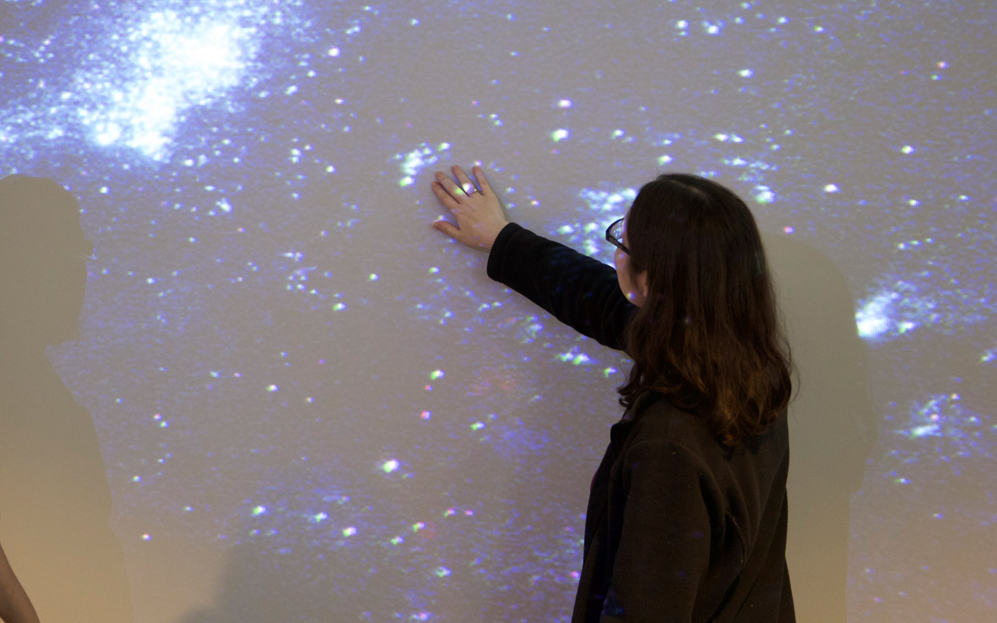 A Lecturer In Astronomy And Astrophysics Discussing - Performance - HD Wallpaper 