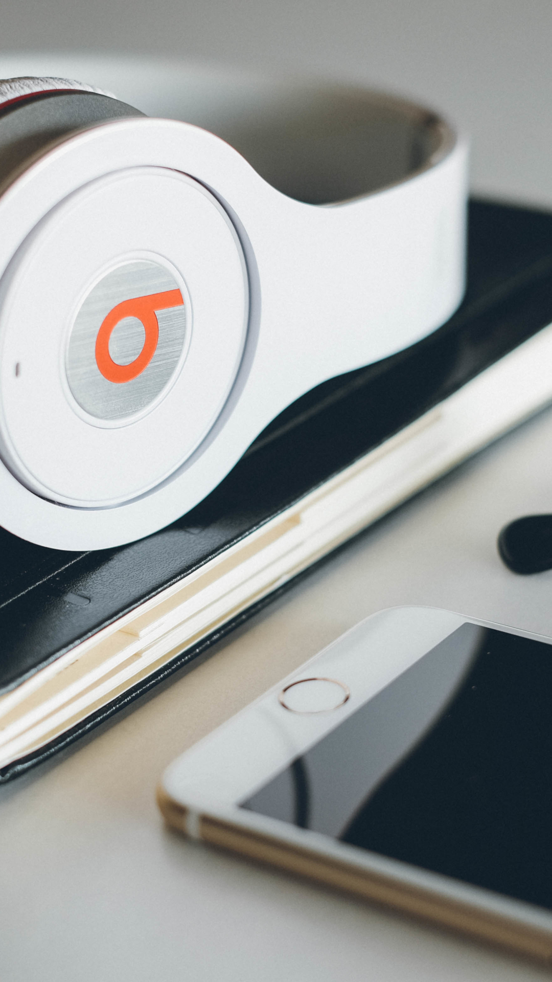 Beats Headphones Iphone 7 - HD Wallpaper 