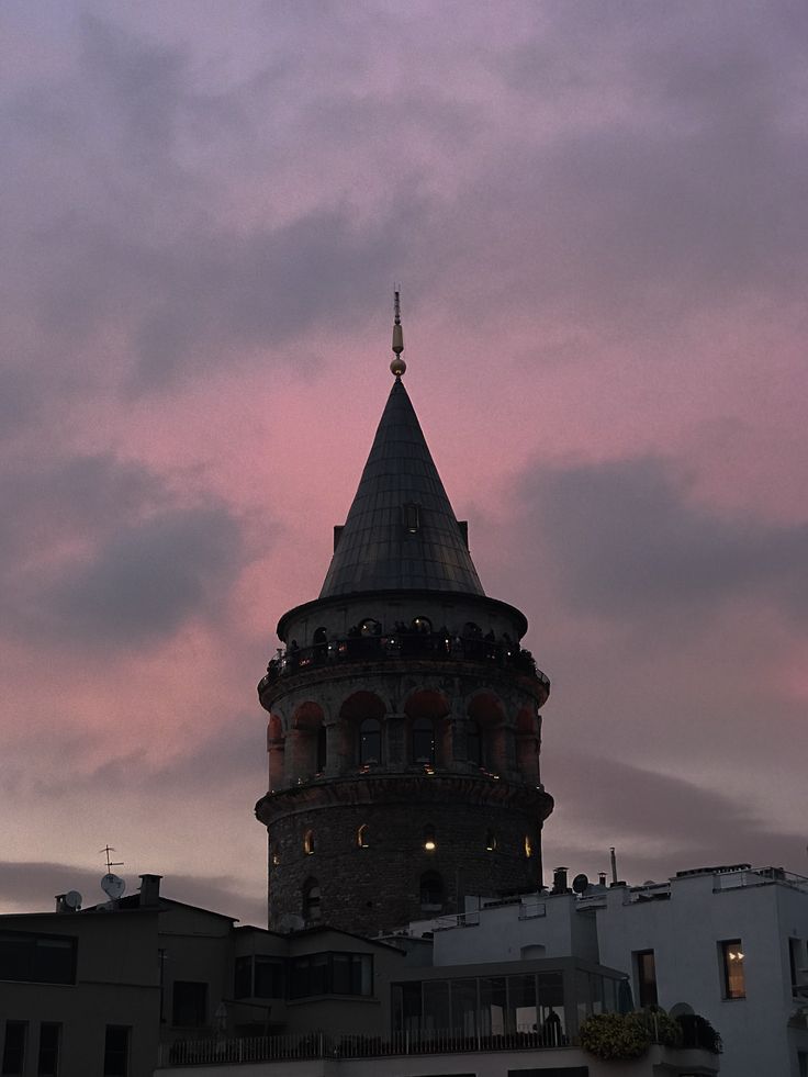 Galata Tower - HD Wallpaper 