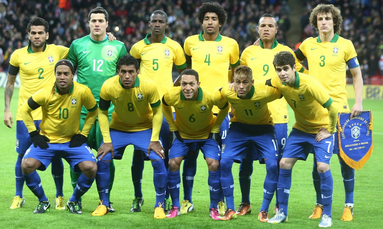 Hd Wallpapers Ronaldinho Iphone - HD Wallpaper 