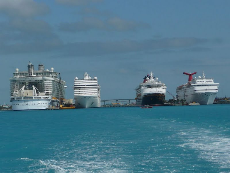 Royal Caribbean Cruise Wallpaper Night - HD Wallpaper 