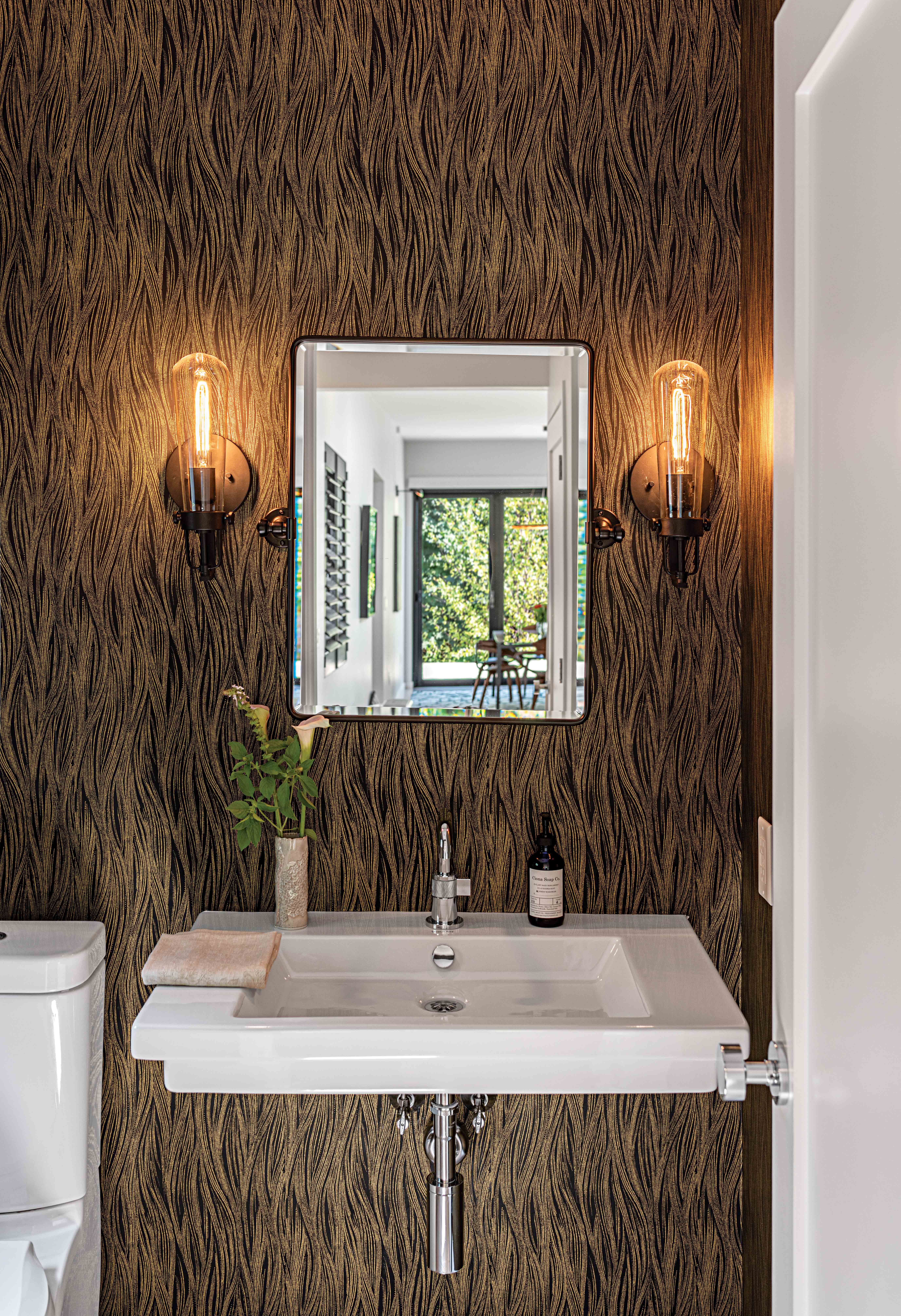 Bathroom Sink - HD Wallpaper 