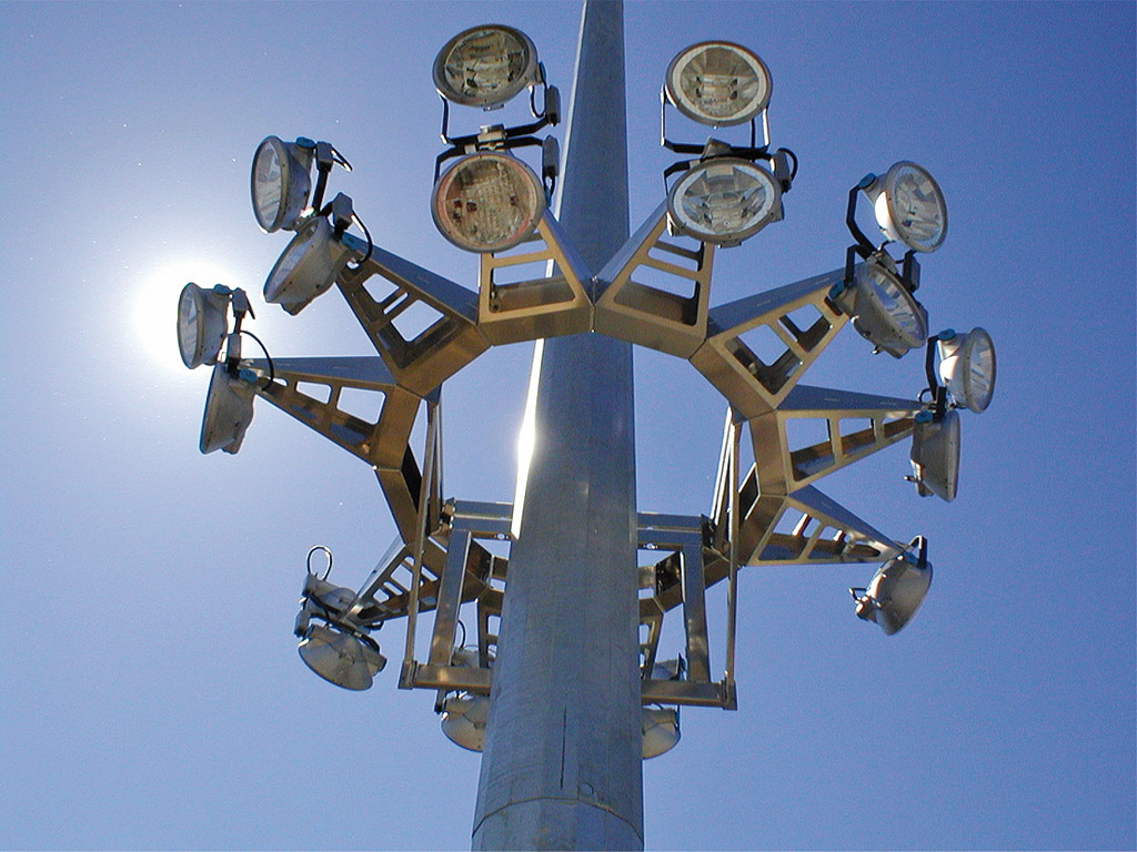 Valmont High Mast Light Tower - Lantern Carriage For High Mast - HD Wallpaper 