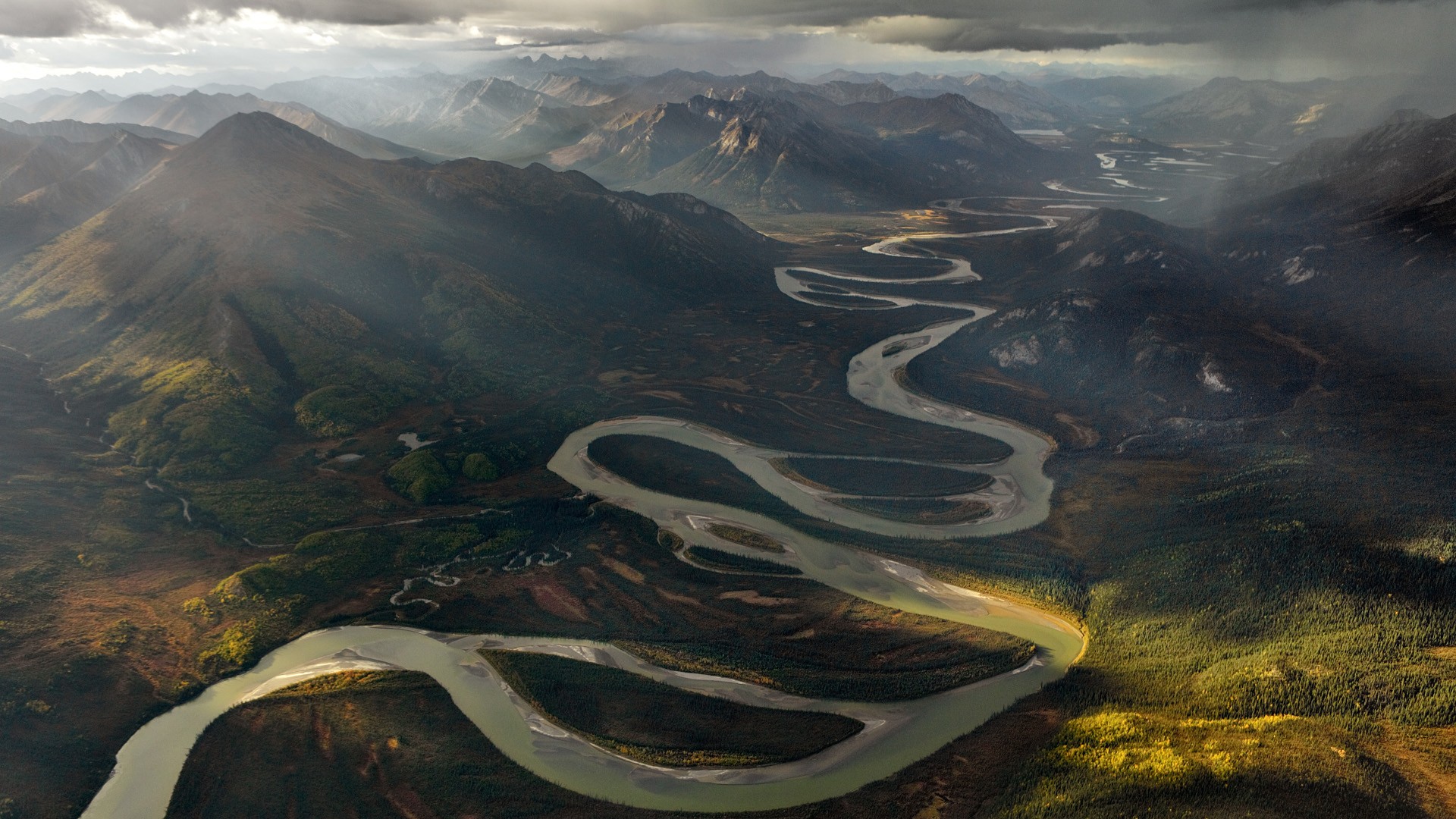 Alatna River Valley - HD Wallpaper 