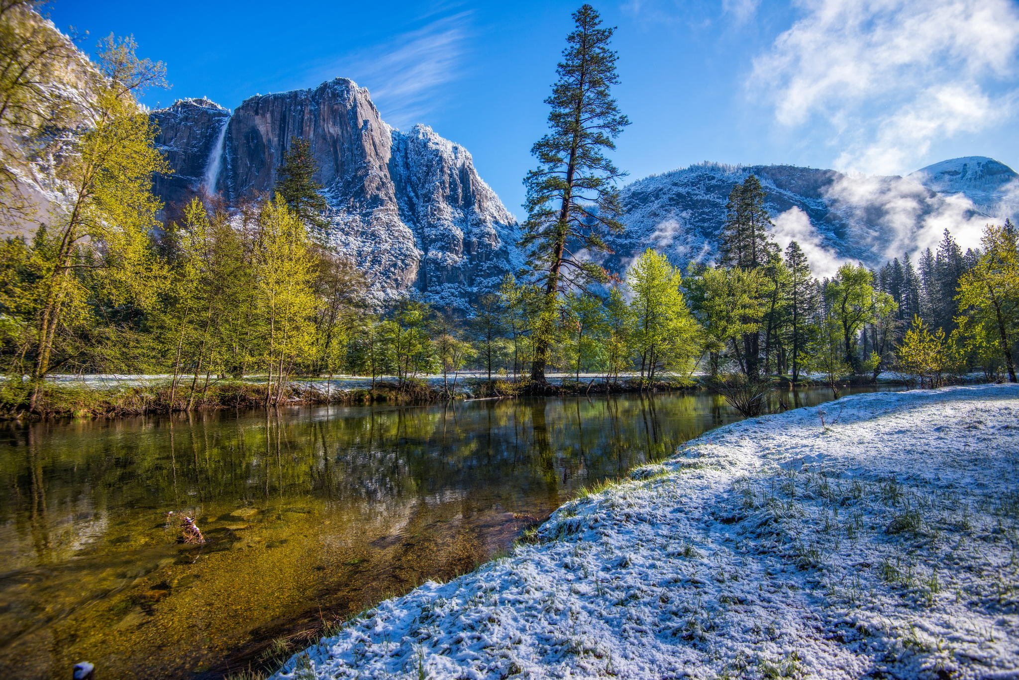 Mountains Trees And River - HD Wallpaper 