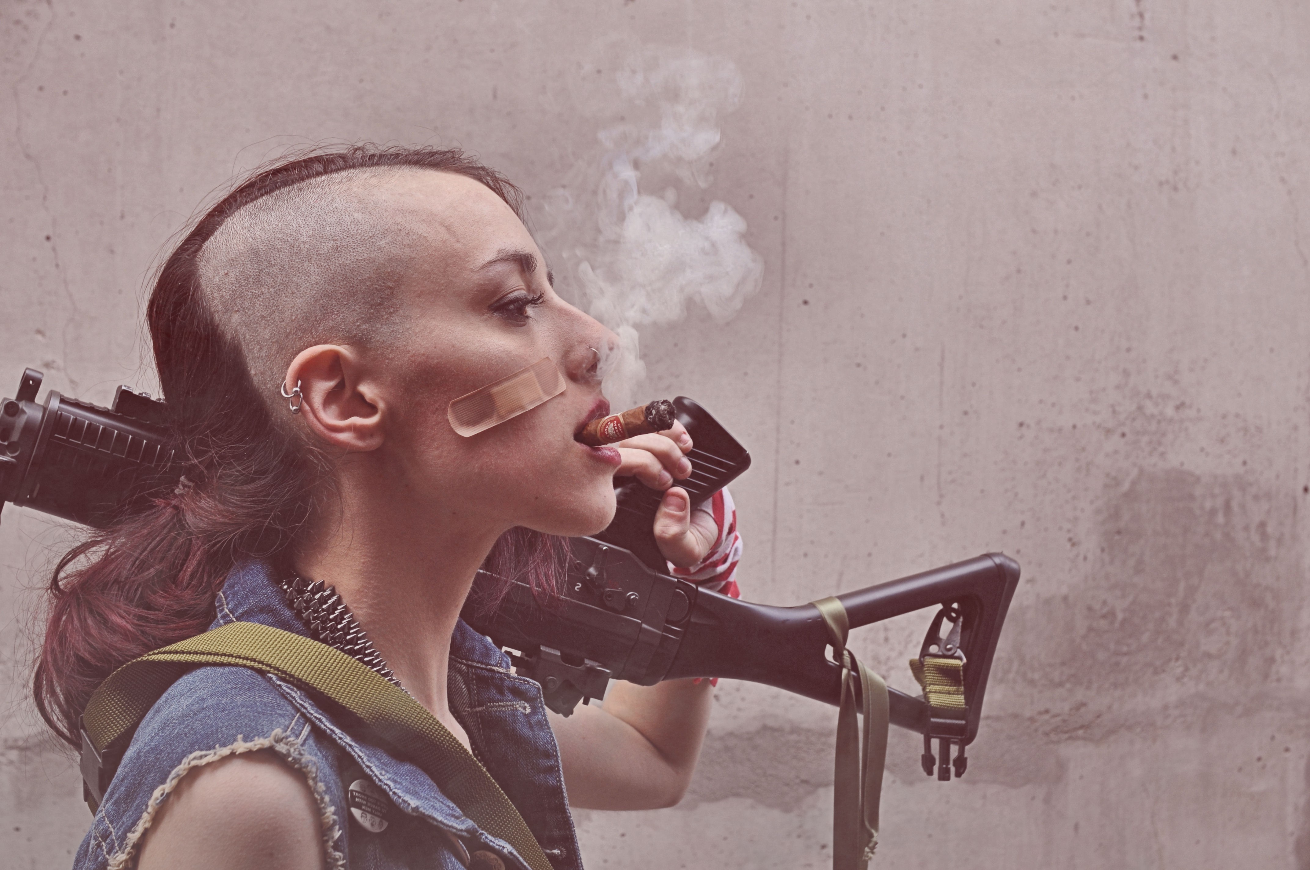 Hd Wallpapers Dangerous Gun - HD Wallpaper 