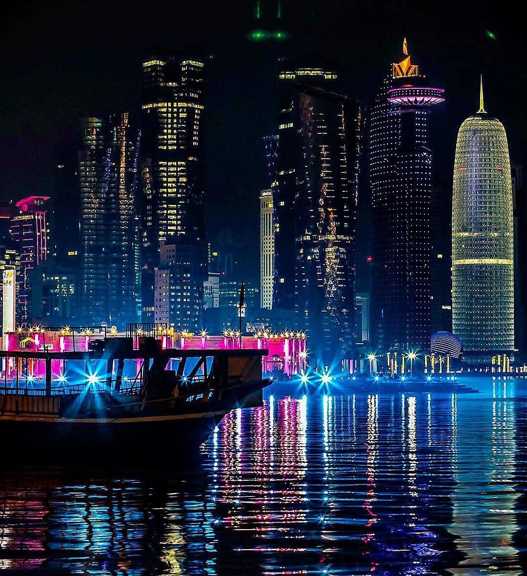 Beautiful Pic Of Qatar Corniche - HD Wallpaper 