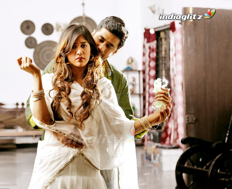 Howrah Bridge - Aishwarya Rai In Robo - HD Wallpaper 