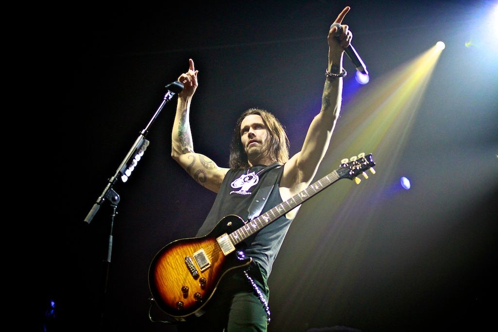 Myles Kennedy & His Guitar - HD Wallpaper 