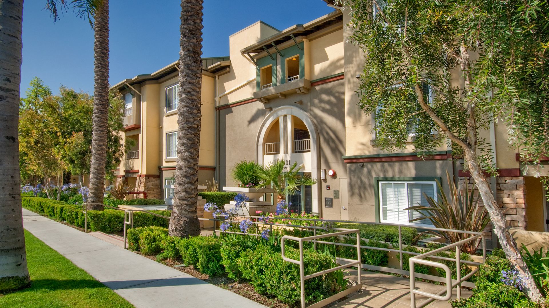 Westside Apartments Los Angeles - HD Wallpaper 