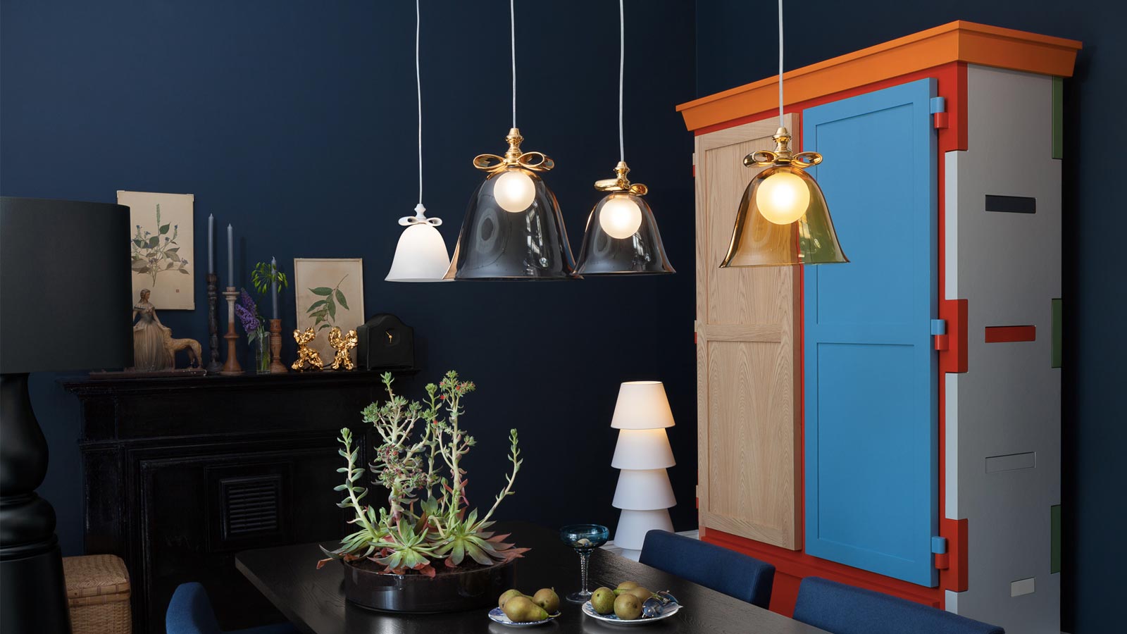 Contemporary Design With A Evocative And Ironic Style - Moooi Bell Lamp - HD Wallpaper 