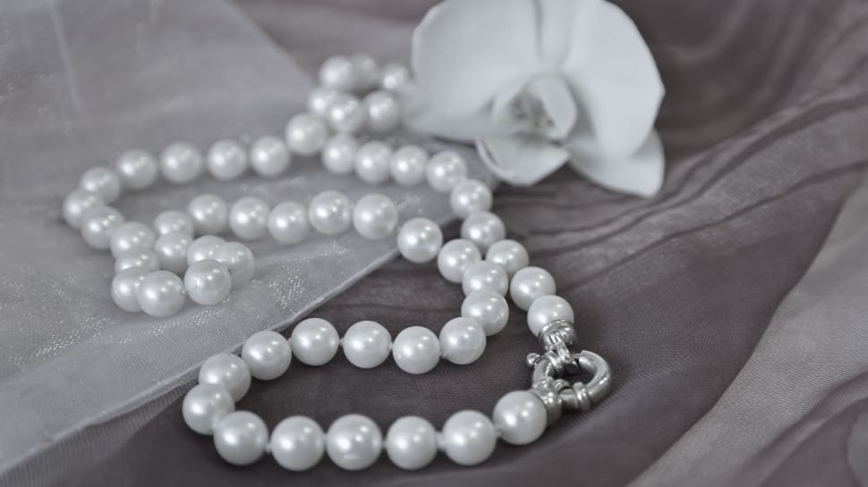 White Pearl Jewelry Preview - Pearl Necklace - HD Wallpaper 