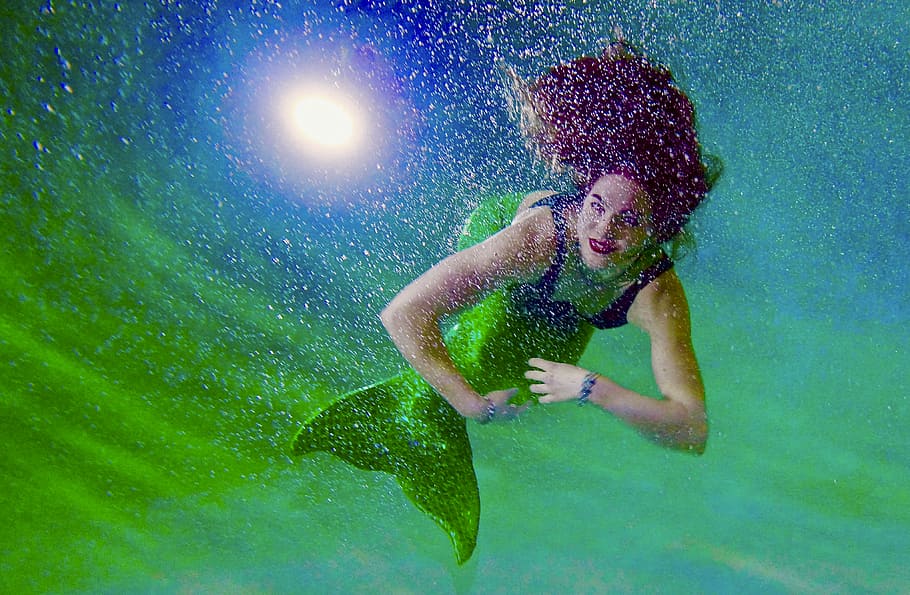 Green Mermaid Illustration, Painting Of A Mermaid With - HD Wallpaper 