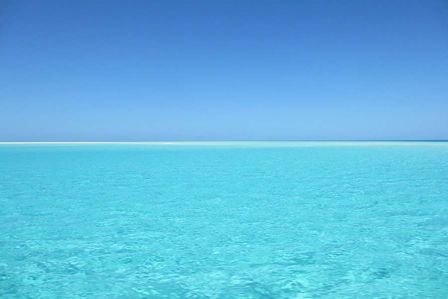 Clear Blue Sky Ocean - HD Wallpaper 