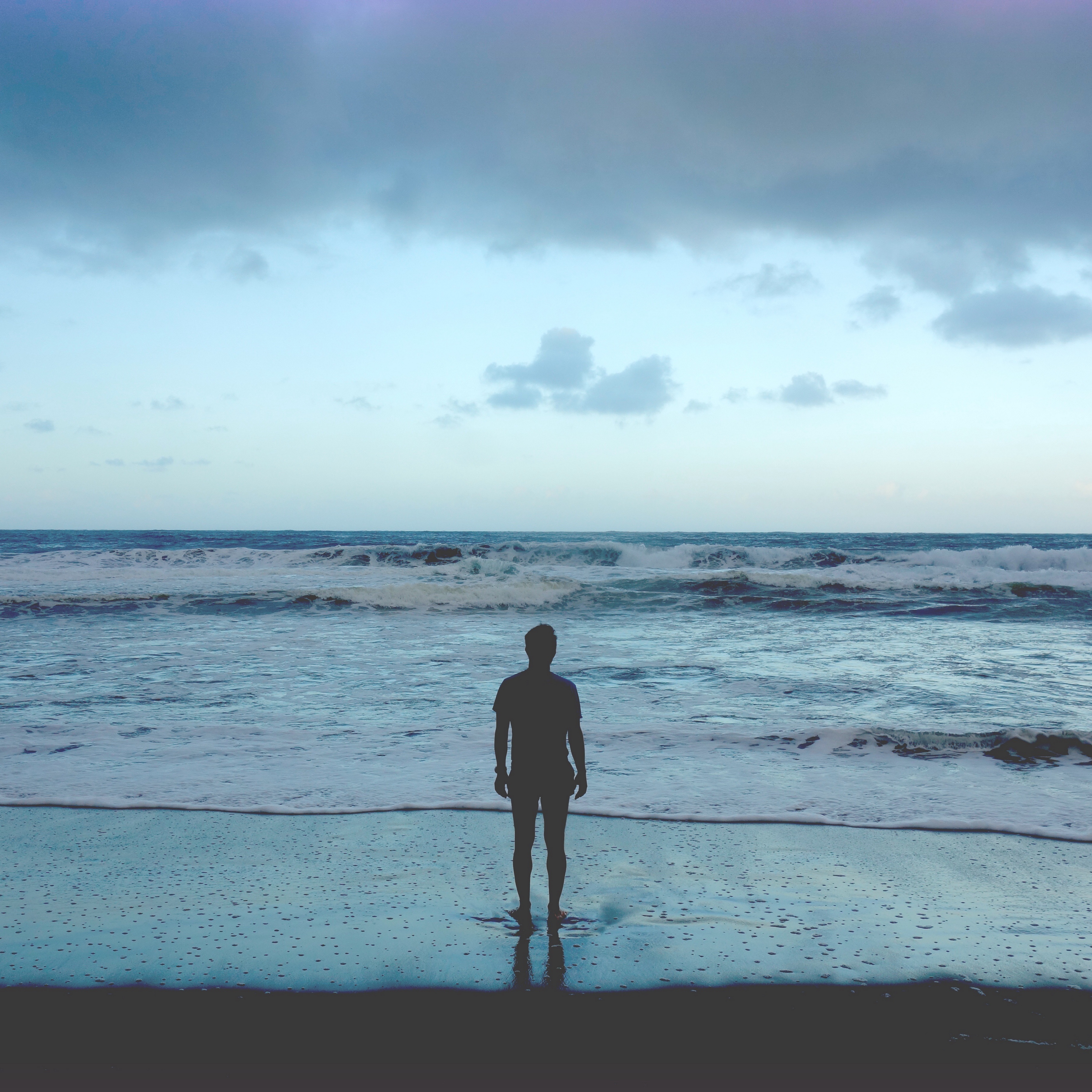 Wallpaper Ocean, Man, Shore, Beach, Waves - Solitude And Silence Quote - HD Wallpaper 