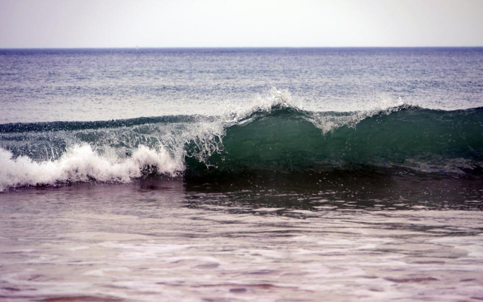 Surf Beach Wallpaper,sea Wallpapers Hd Wallpaper,waves - Wallpaper - HD Wallpaper 