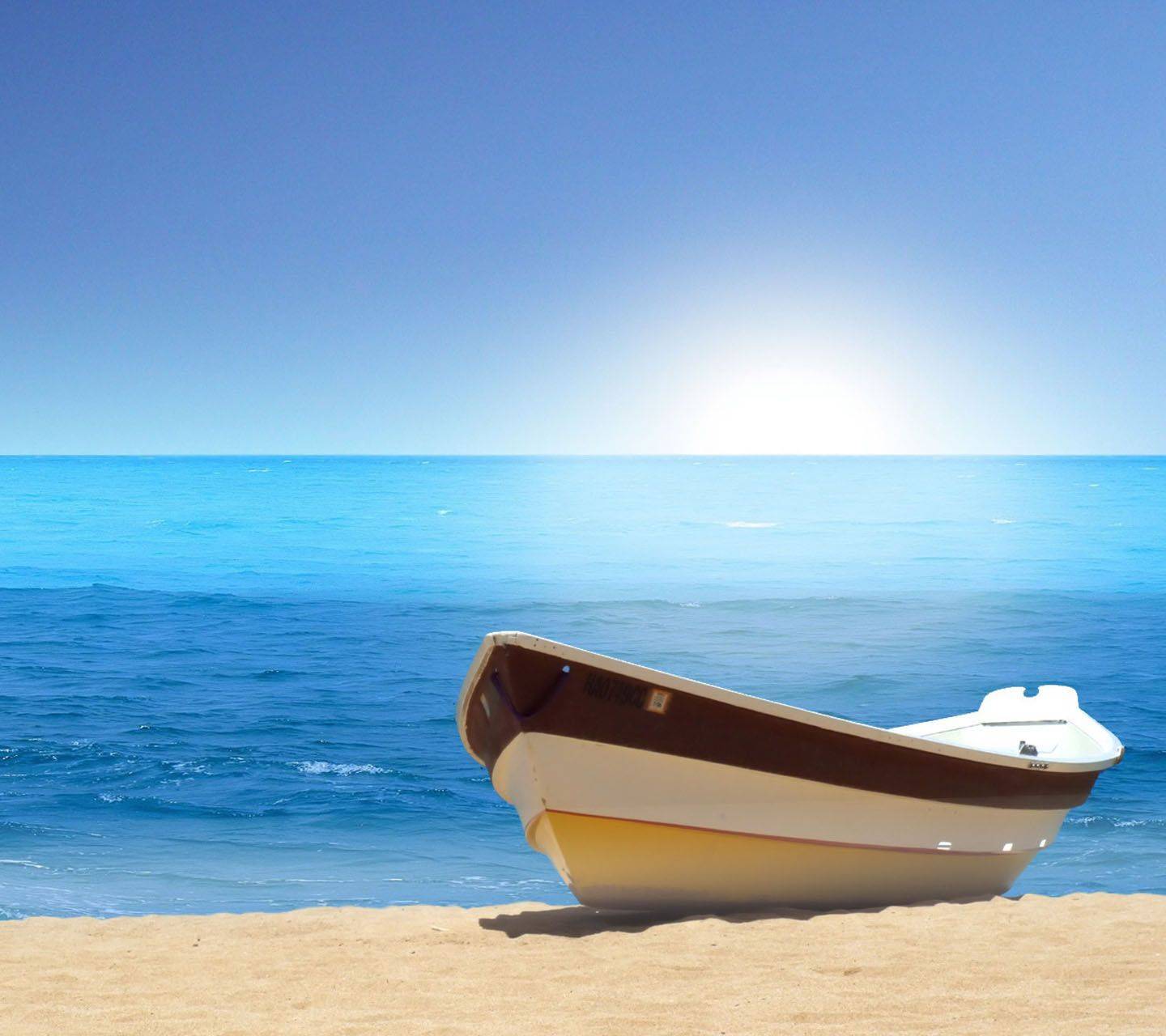 183730 Boats On The Seashore Wallpaper Hd Free Backgrounds - Barca En La Playa - HD Wallpaper 