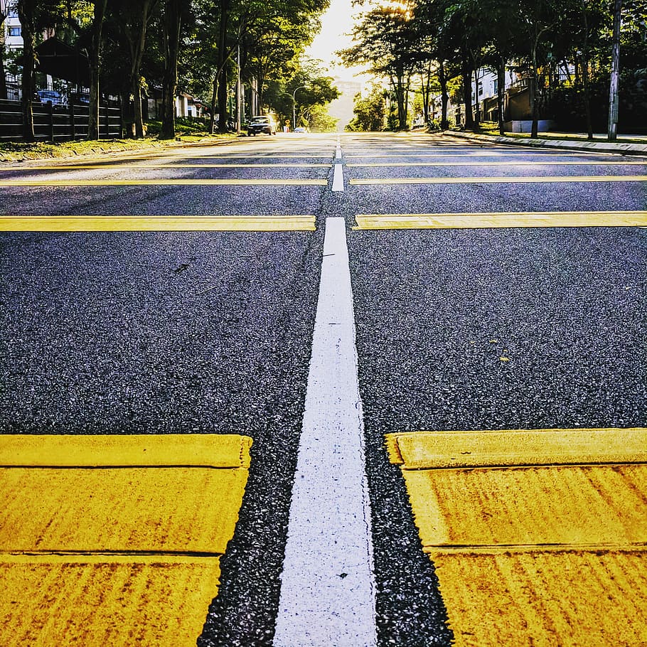 Malaysia, Kuala Lumpur, Jalan Medang Serai, Yellow, - Intersection - HD Wallpaper 