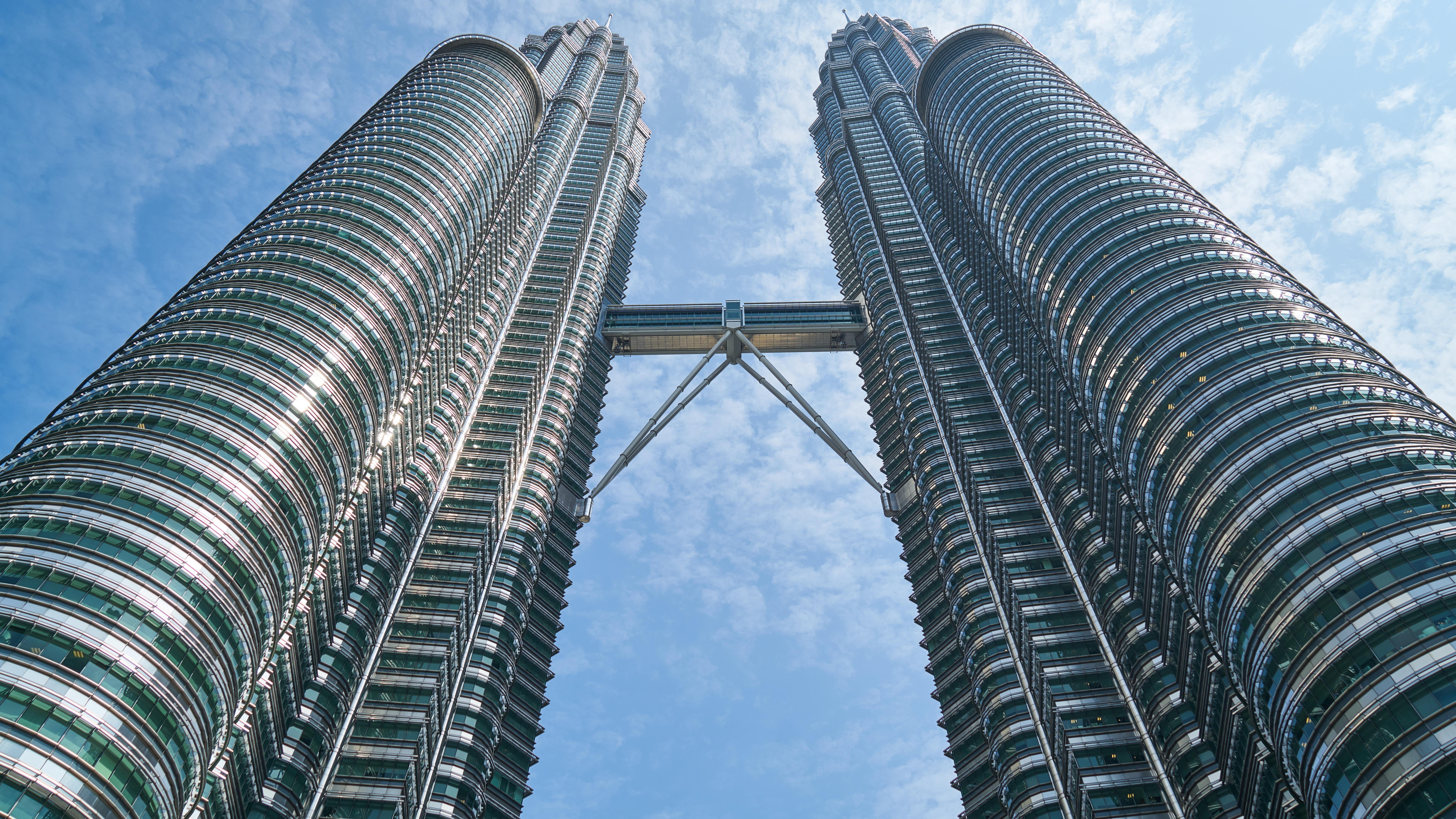 Petronas Twin Towers - HD Wallpaper 