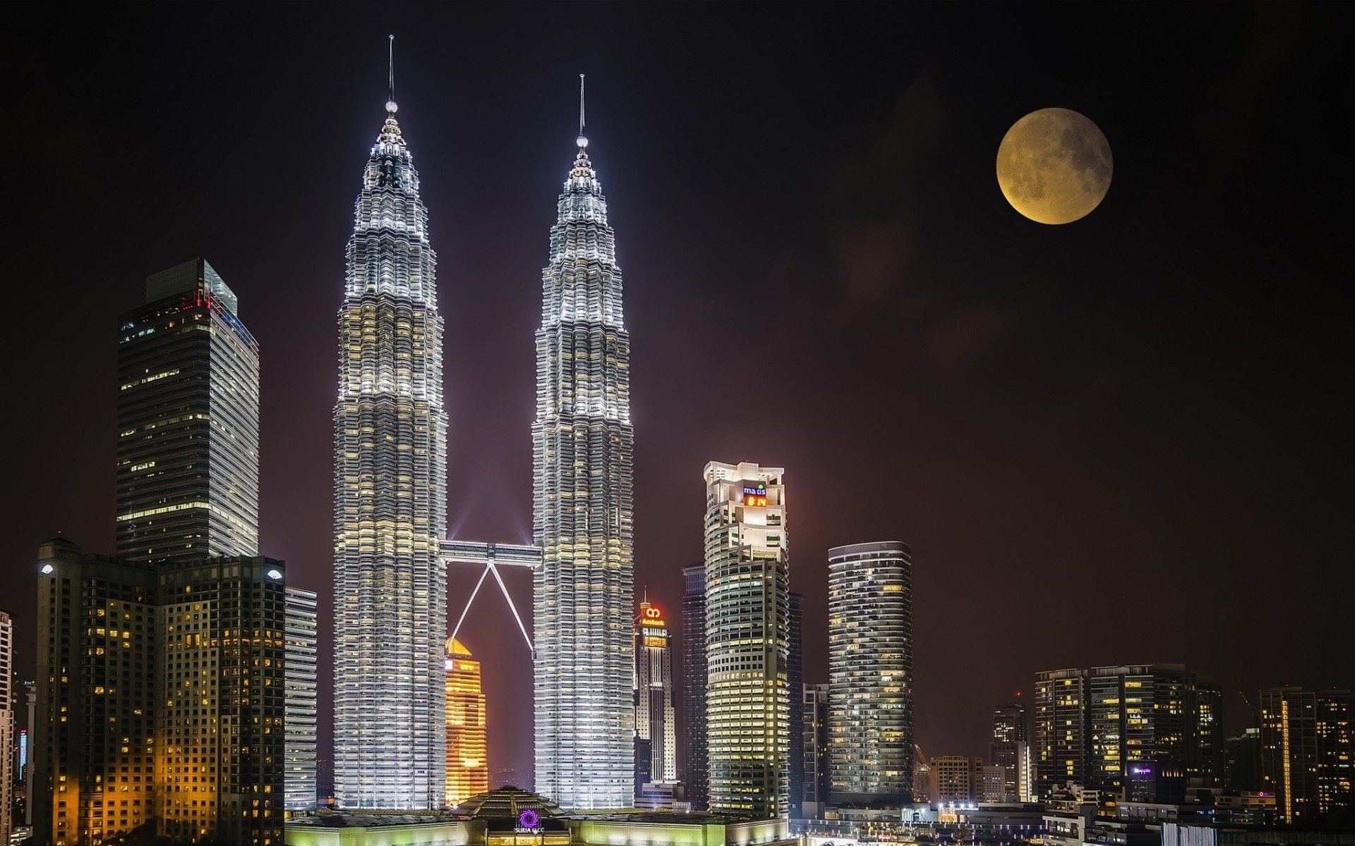 Petronas Towers, Moon, Skyscrapers, Kuala Lumpur, Malaysia, - Petronas Twin Towers - HD Wallpaper 