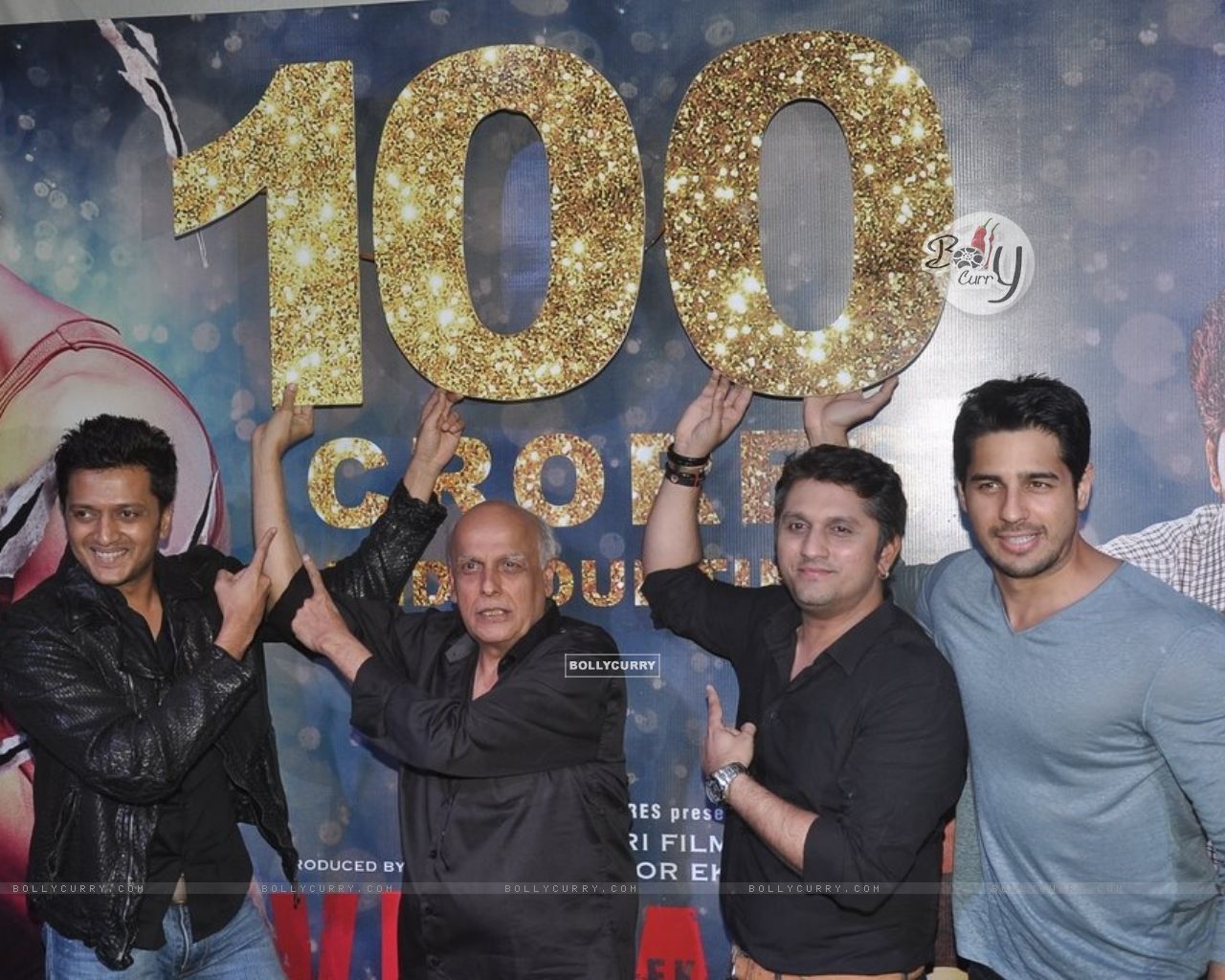 The Cast Celebrates The 100 Crore Success Of Ek Villain - Ek Villain - HD Wallpaper 