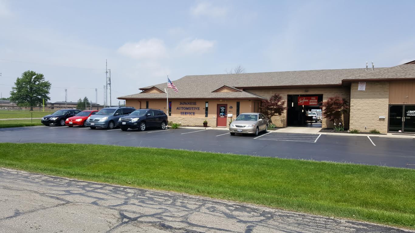 Parking Lot - HD Wallpaper 