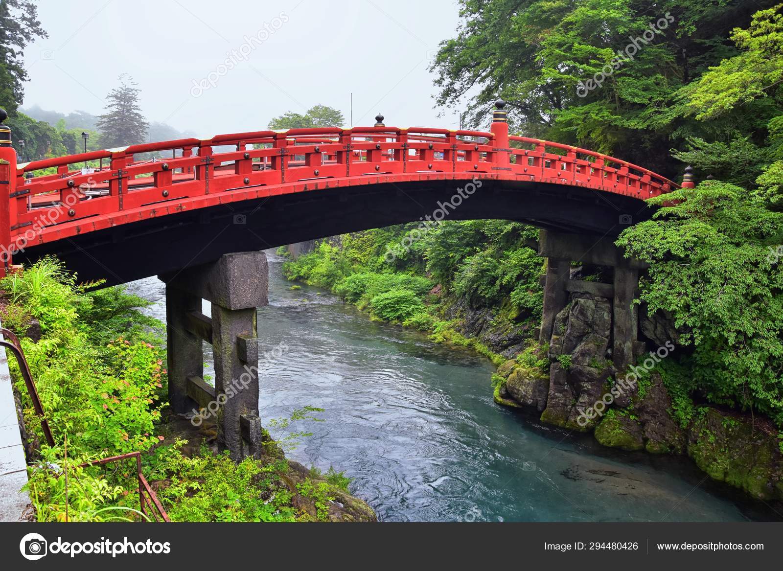 Arch Bridge - HD Wallpaper 