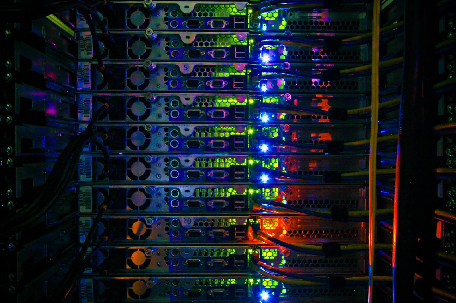 Server - 1600x1066 Wallpaper Server - 1600x1066 Wallpaper