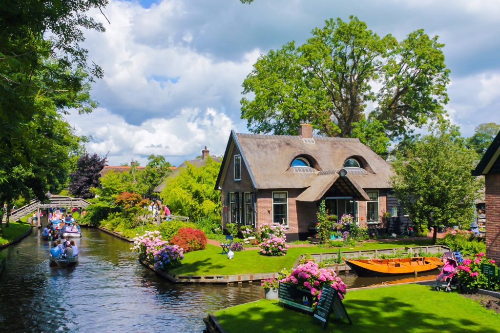 Netherlands Fairytale Village - HD Wallpaper 
