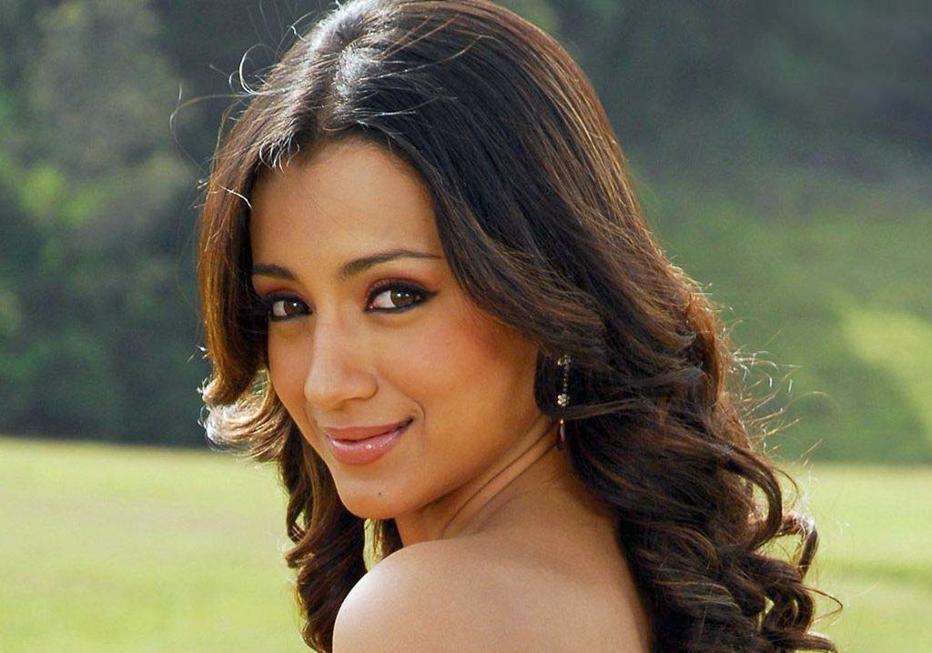 South Indian Actress Trisha Krishnan Hd Wallpaper - Actress In Betting Raja - HD Wallpaper 