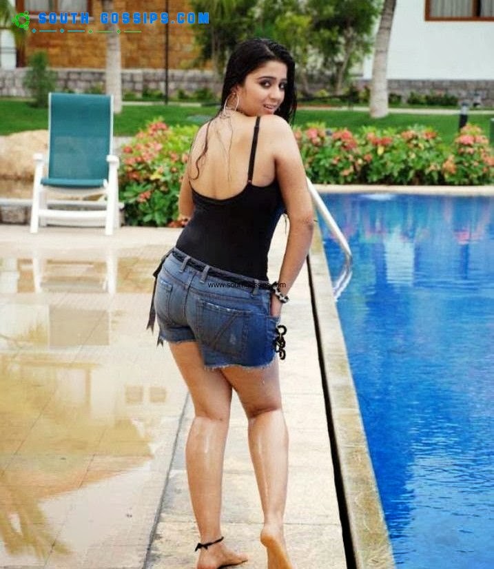 South Indian Actress Charmi Hot Photos Gallery And - Charmi Kaur Hot Back - HD Wallpaper 