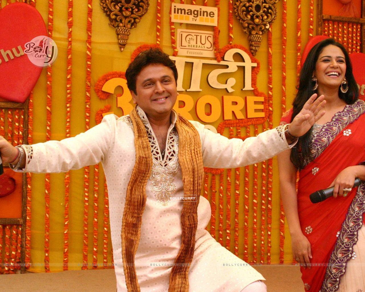 Host Ali Asgar And Mona Singh At Imagine Tv New Reality - Decoration - HD Wallpaper 