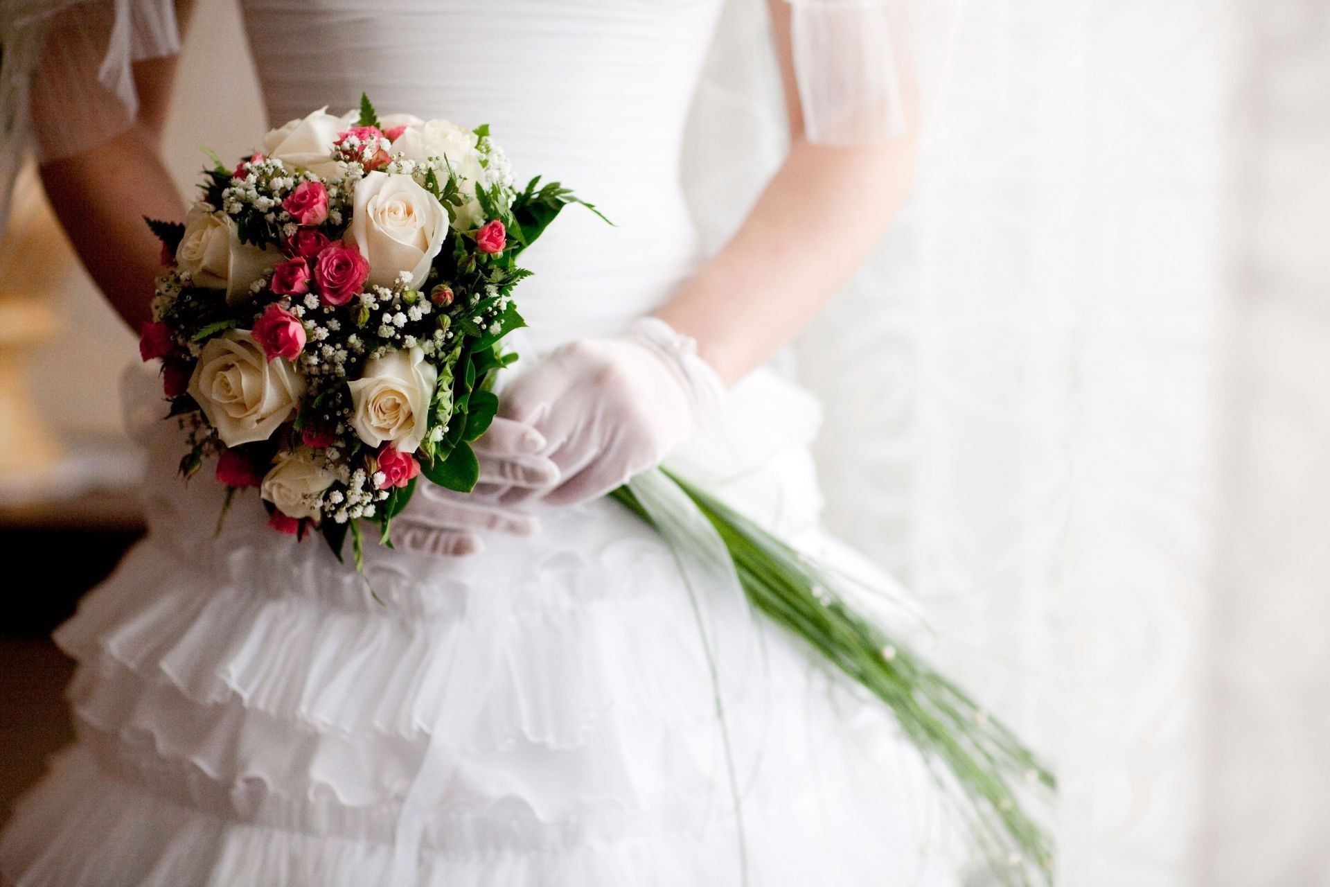 1920x1280, Roses Wedding Dress Roses White Bouquet - Flower Bouquet - HD Wallpaper 