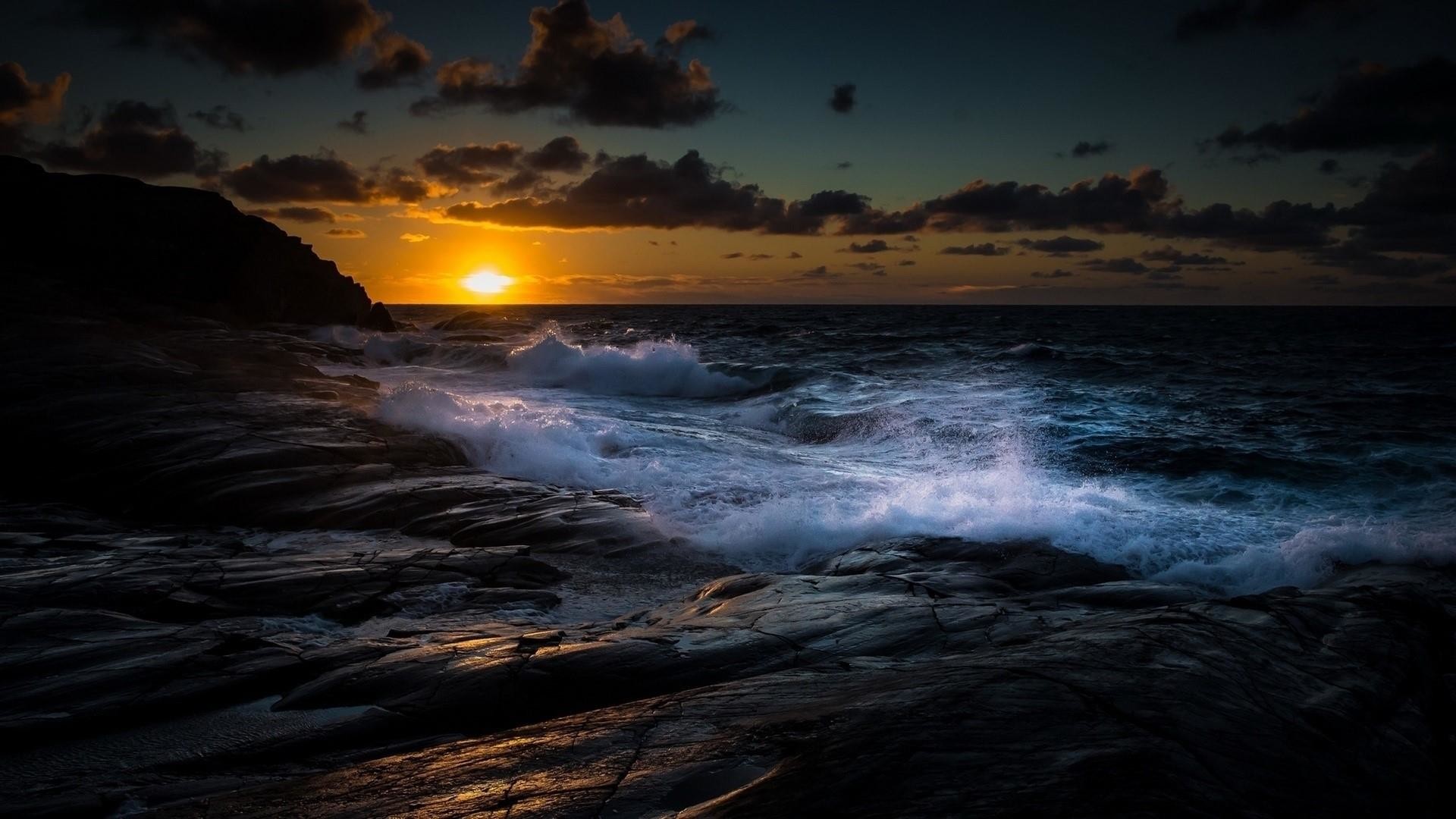 1920x1080, Dark Sunset Wallpaper - Rocky Shore At Sunset - HD Wallpaper 