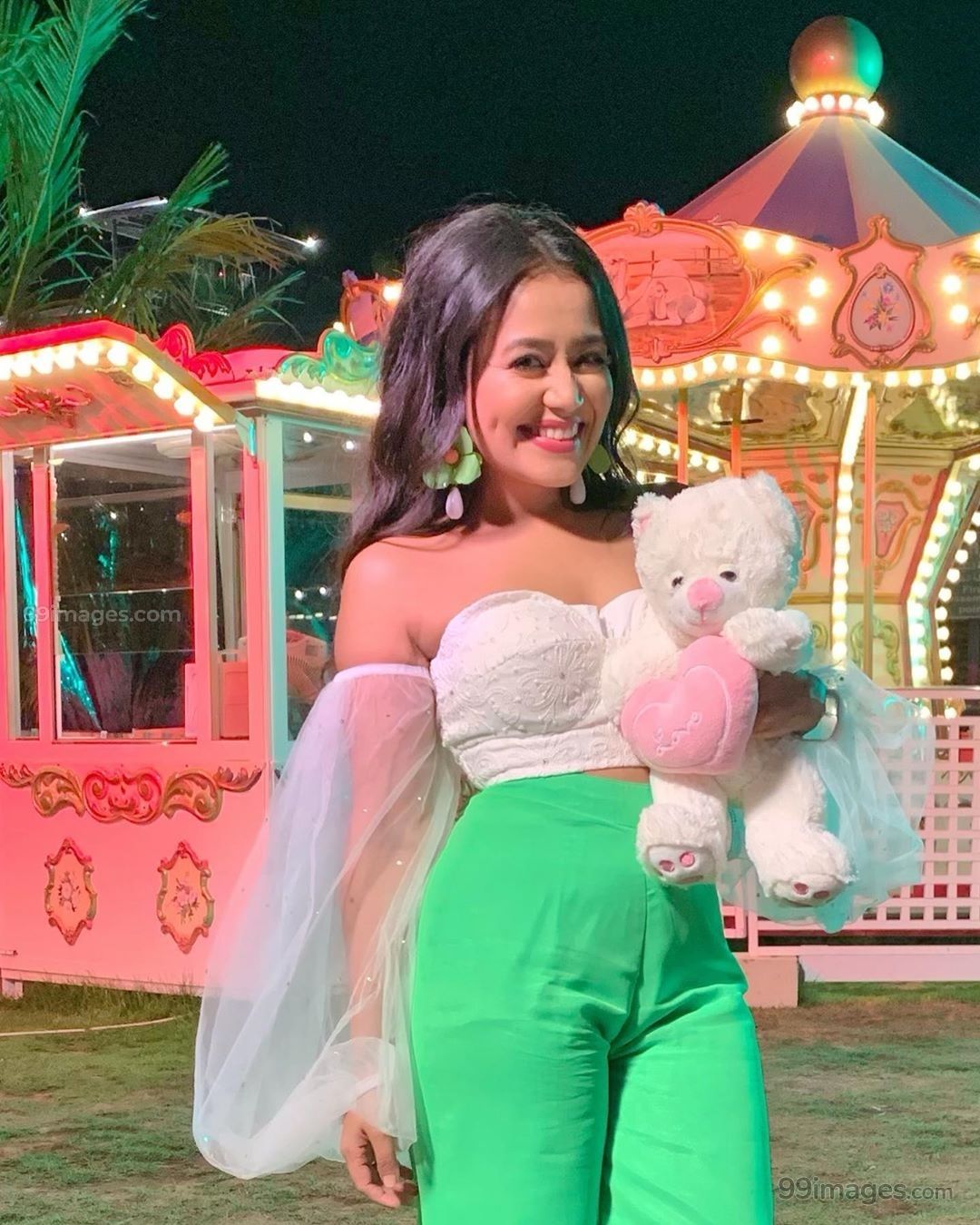 Neha Kakkar Sorry Song - HD Wallpaper 