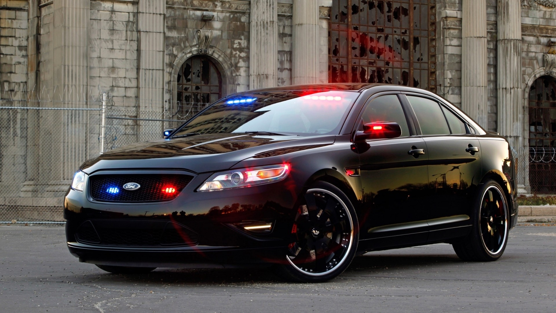 Stealth Ford Police Cars Police Interceptor Wallpaper - Michigan Central Station - HD Wallpaper 