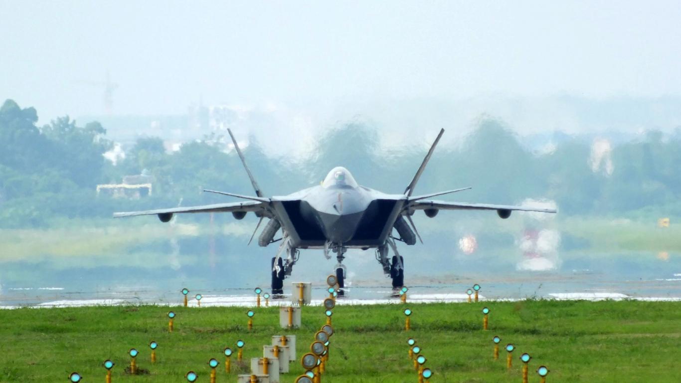 Aircraft China J Stealth Fighter Hd 83965 Wallpaper - جنگنده J20 - HD Wallpaper 