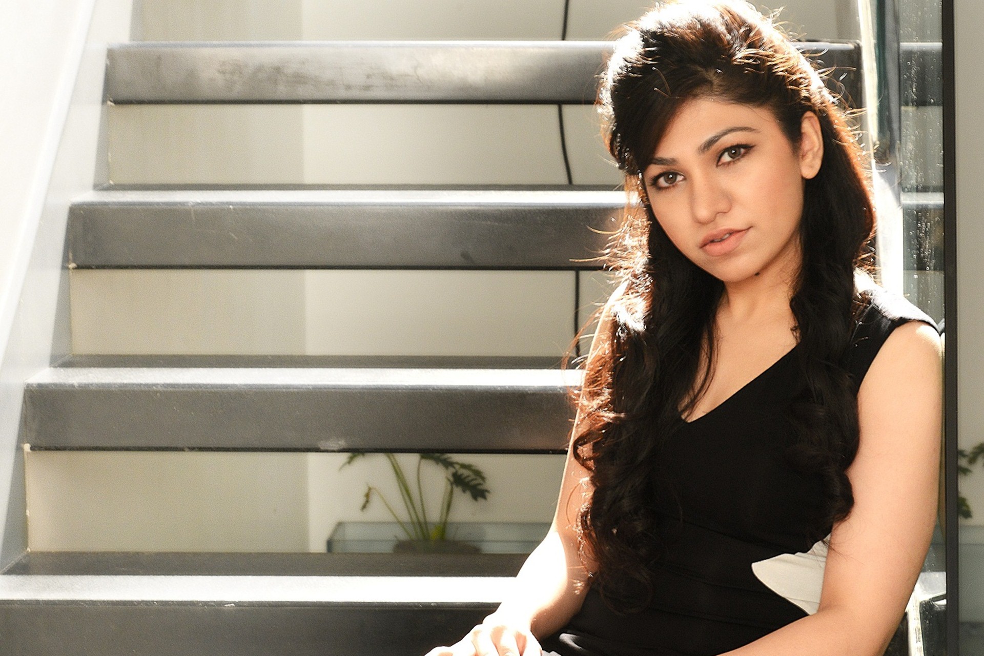 Tulsi Kumar Pic Download - HD Wallpaper 