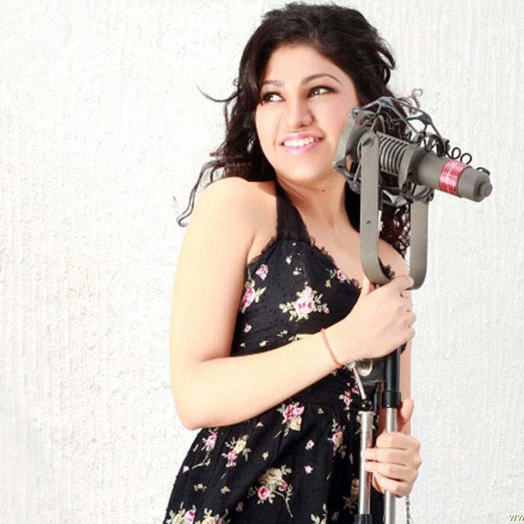 About Tulsi Vivah Tulsi Puja During Diwali Diwali - Bollywood - HD Wallpaper 