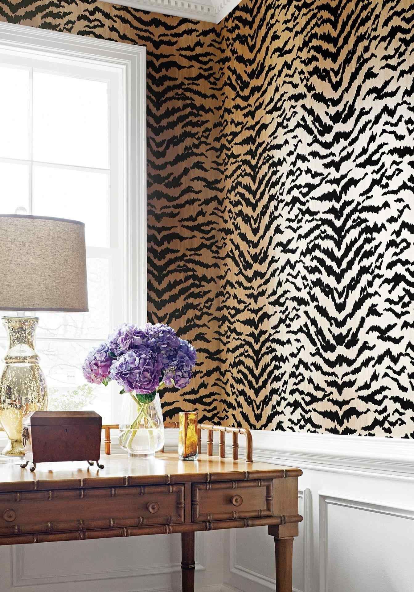 Bedroom Wallpapers 10 Of The Best - Leopard Print Wallpaper Bedroom - HD Wallpaper 